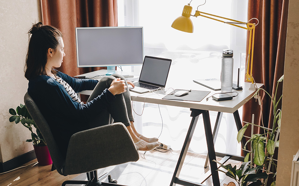 πόσοι-πραγματικά-είναι-σε-τηλεργασία-561208135