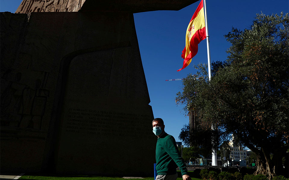 η-ισπανία-σκοπεύει-να-εμβολιάσει-15-20-ε-561184129