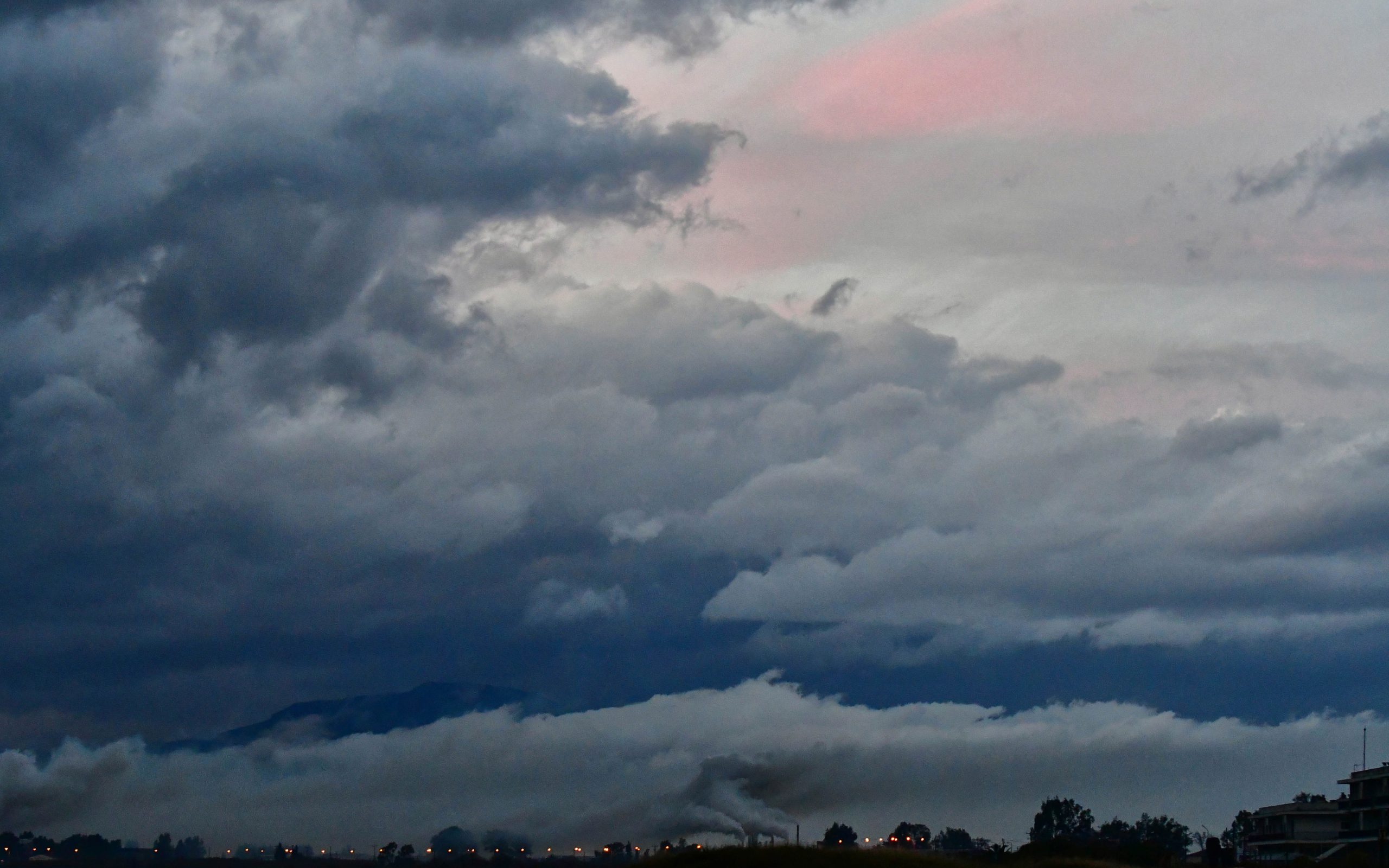 τοπικές-βροχές-και-χιόνια-στα-ορεινά-561208708