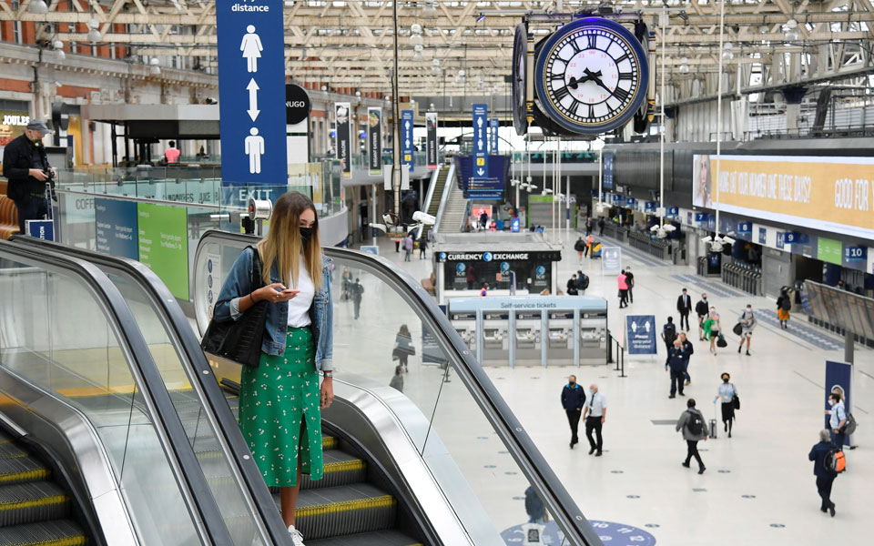 Πότε θα σφίξουμε πάλι τα χέρια-1