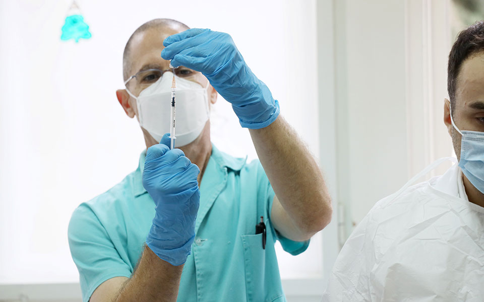 απαραίτητος-ο-υποχρεωτικός-εμβολιασ-561207271