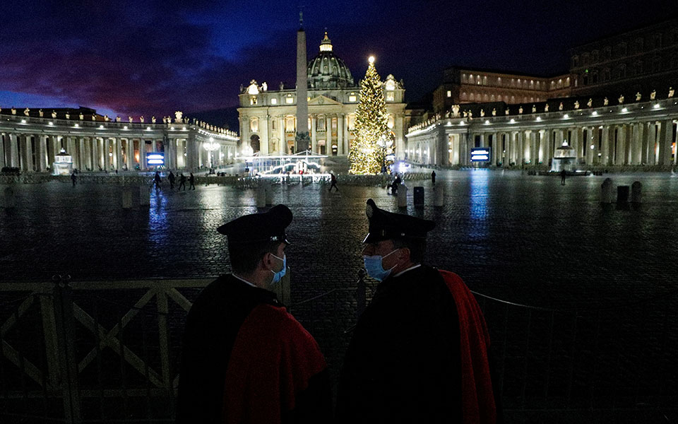 κορωνοϊός-νέο-ρεκόρ-με-126-888-κρούσματα-στη-561208297