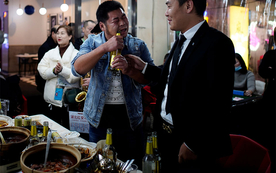 «Είναι σαν μια νέα ζωή»: Η Γουχάν μαθαίνει ξανά να γιορτάζει-3