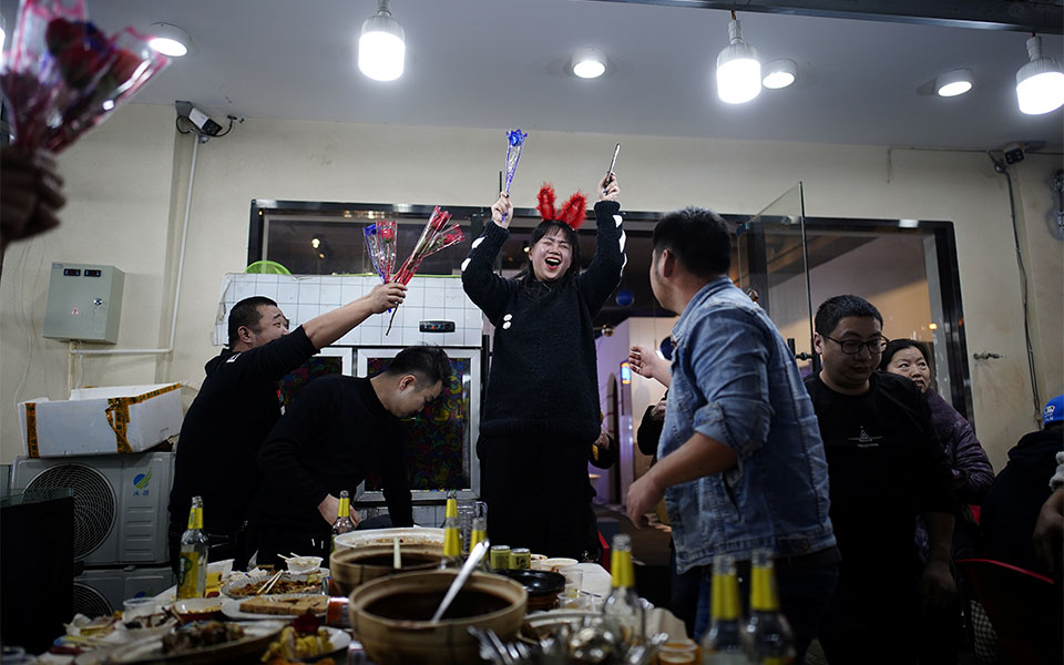 «Είναι σαν μια νέα ζωή»: Η Γουχάν μαθαίνει ξανά να γιορτάζει-2