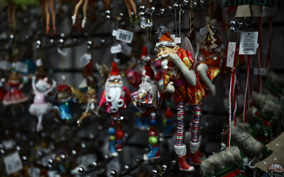 ποια-καταστήματα-θα-ανοίξουν-μετά-τα-ε-561184072