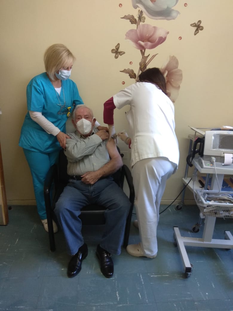 Ξεκίνησαν οι εμβολιασμοί στα Κέντρα Υγείας (εικόνες)-8