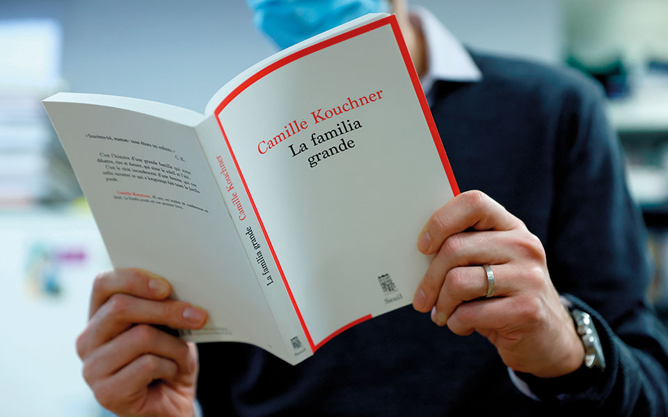 Μυστικά και ψέματα-2