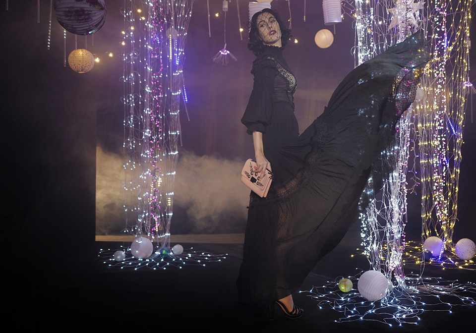 ελληνική-ομορφιά-στο-παρίσι-561242476