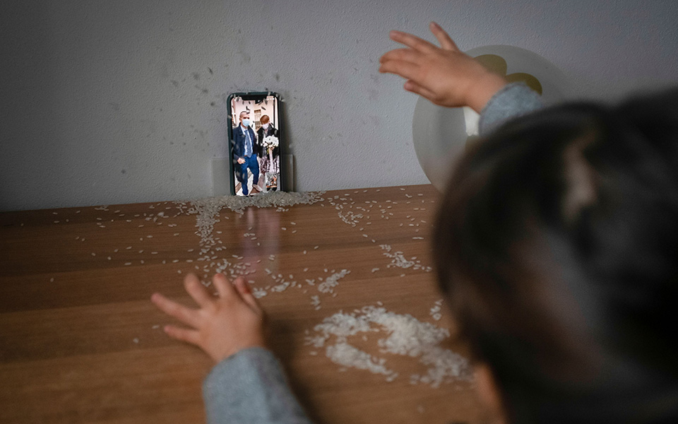 χαρές-σε-ζωντανή-μετάδοση-561217315