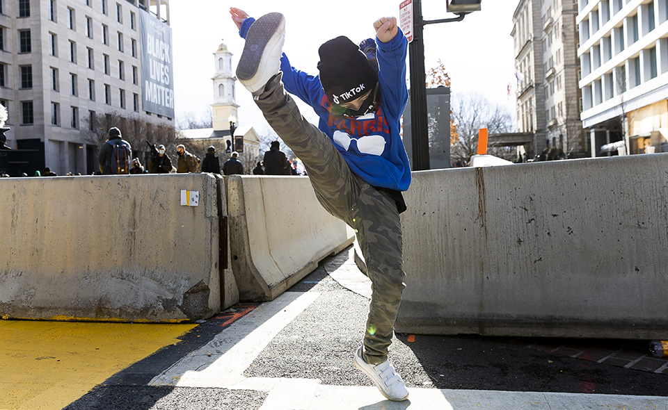 ορκωμοσία-για-δώρο-γενεθλίων-561235795