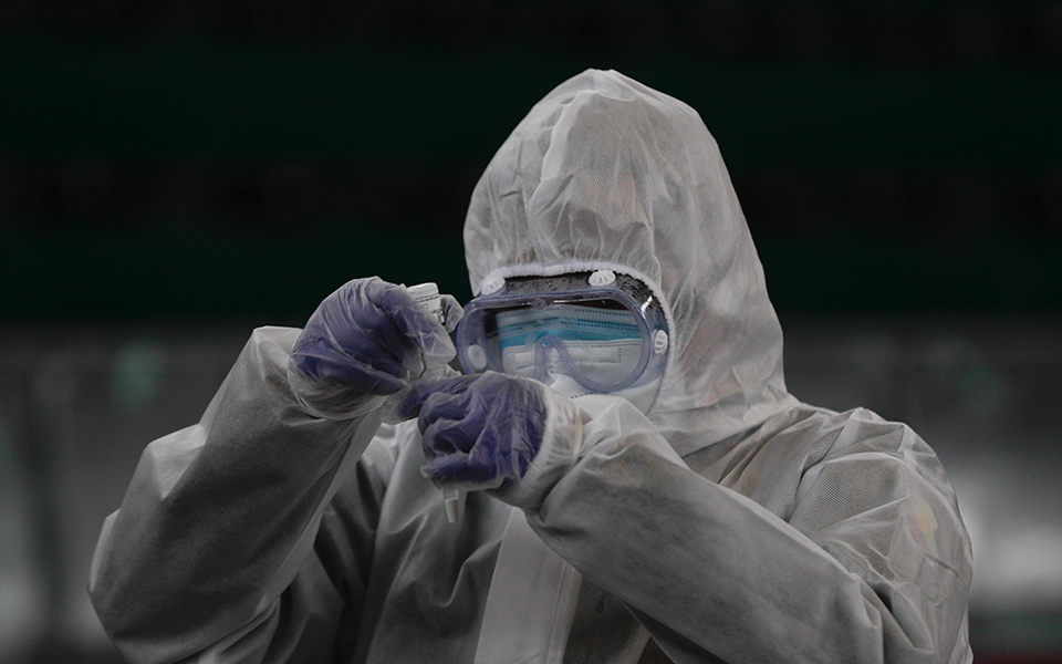 κορωνοϊός-585-νέα-κρούσματα-28-θάνατοι-561238192