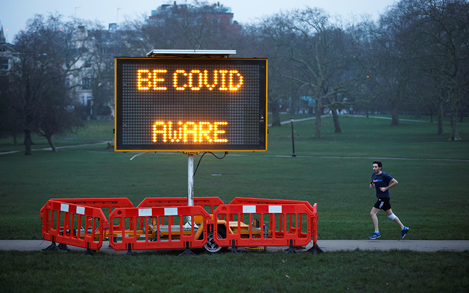 βρετανία-κλείνουν-σχολεία-ανοίγουν-ξ-561214132