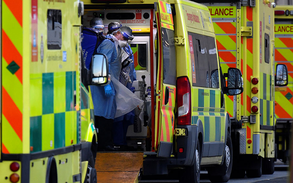 απειλή-κατάρρευσης-για-τα-νοσοκομε-561220075