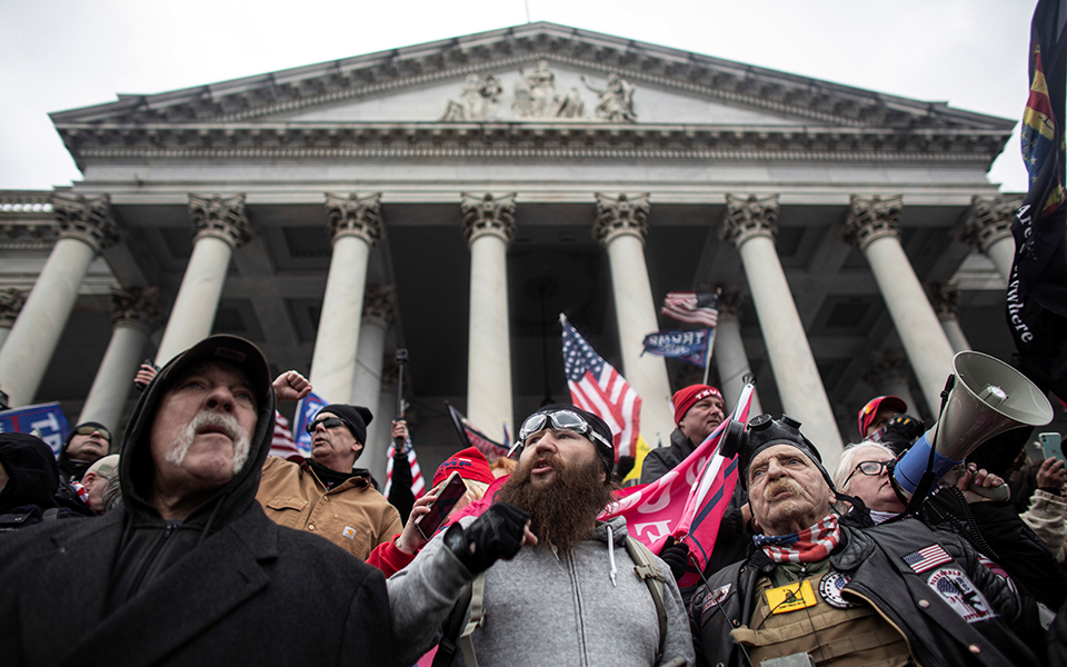 πατριώτες-κρατήστε-οι-σκηνές-χάο-561220528
