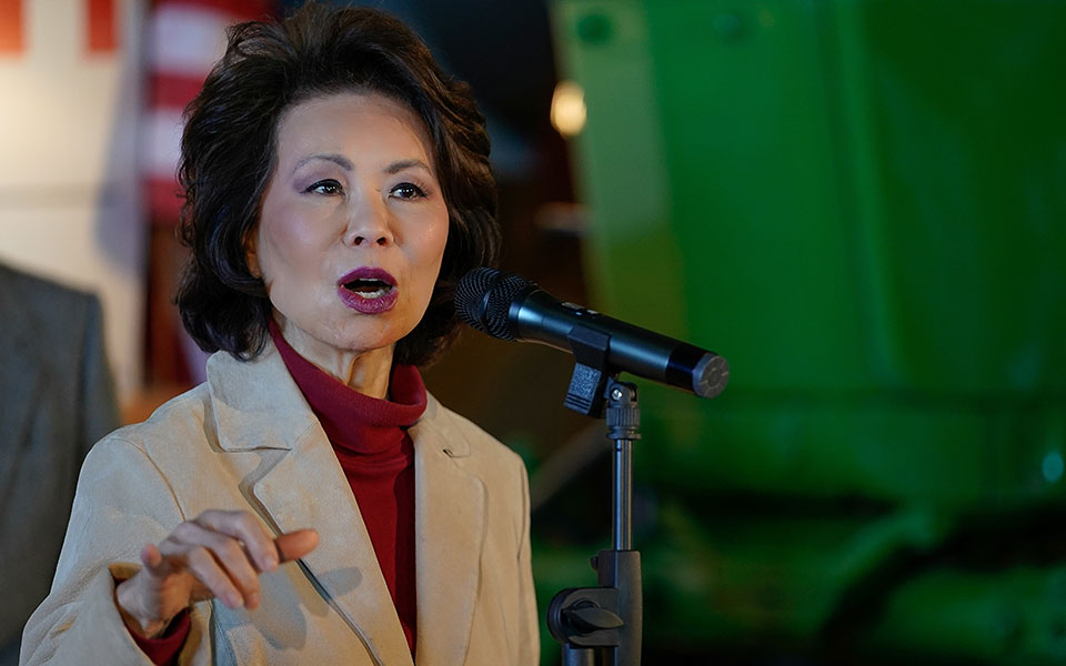 Φυλλορροεί η κυβέρνηση Τραμπ-2