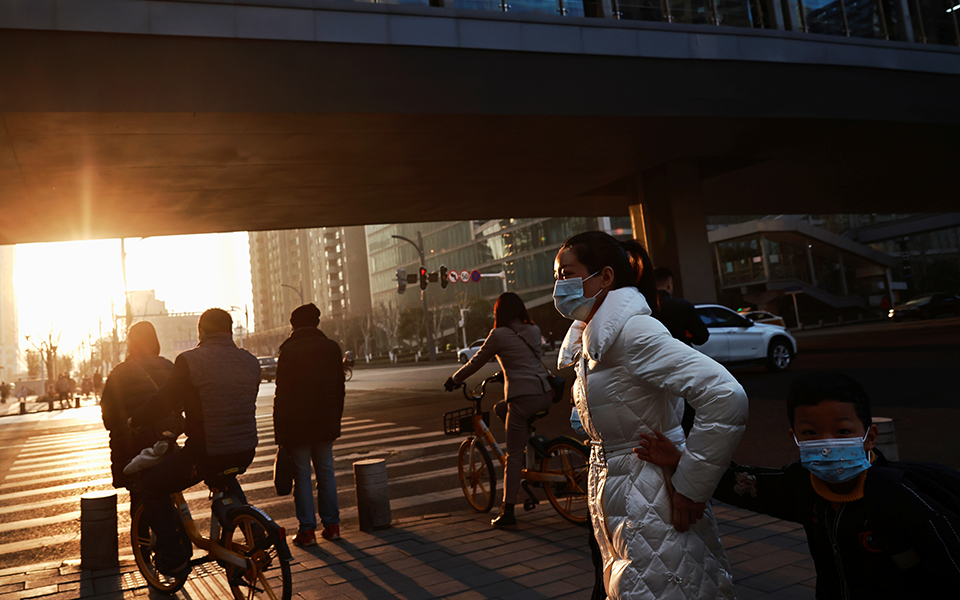 εμπειρογνώμονες-κίνα-και-που-θα-μπορ-561232849