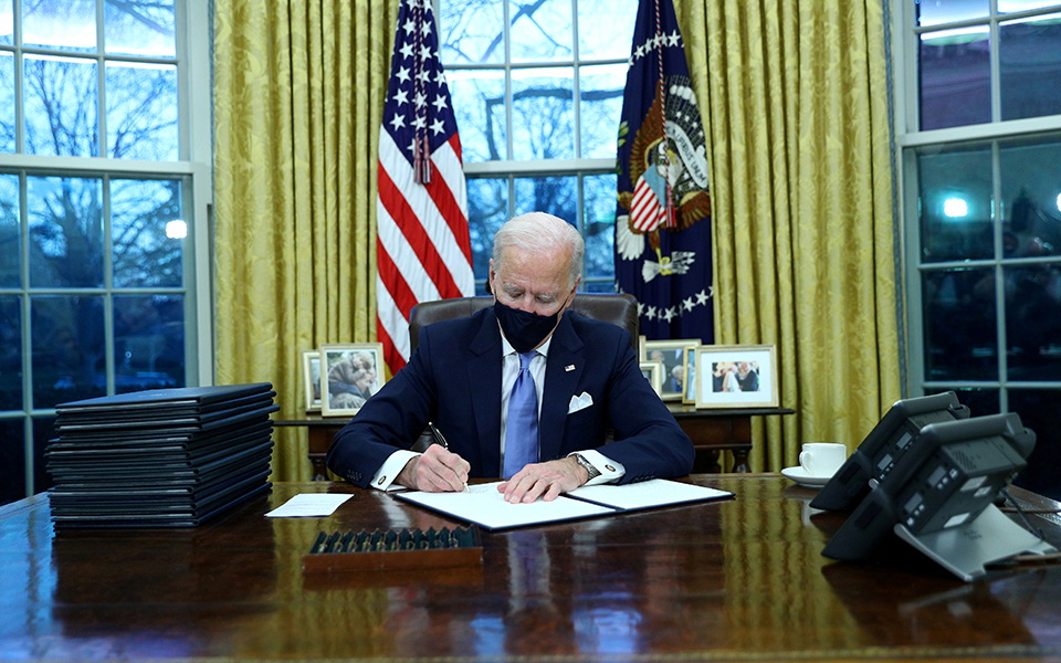 οι-ηπα-επέστρεψαν-στη-συμφωνία-του-παρ-561235924