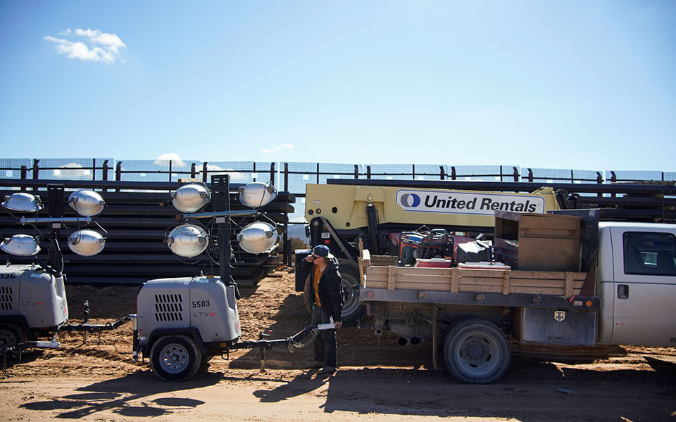 Το Τείχος του Τραμπ σταμάτησε στα 438 μίλια (εικόνες)-8