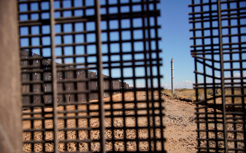 Το Τείχος του Τραμπ σταμάτησε στα 438 μίλια (εικόνες)-3