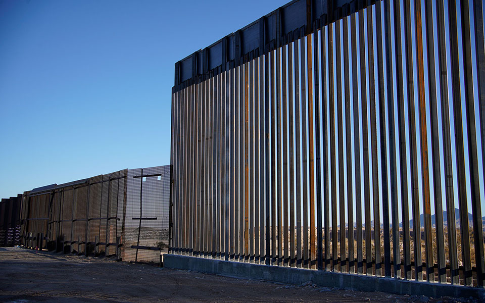 Το Τείχος του Τραμπ σταμάτησε στα 438 μίλια (εικόνες)-5