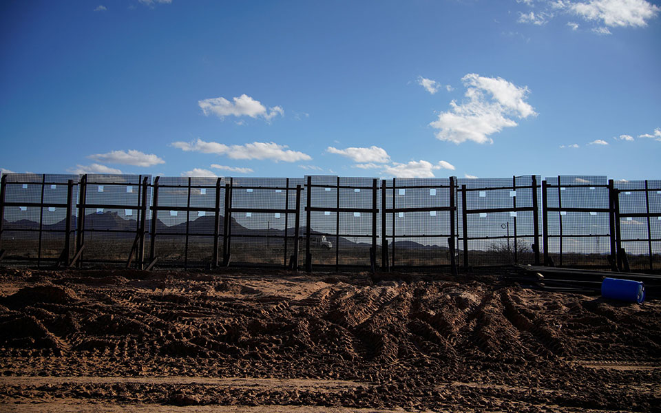 Το Τείχος του Τραμπ σταμάτησε στα 438 μίλια (εικόνες)-4