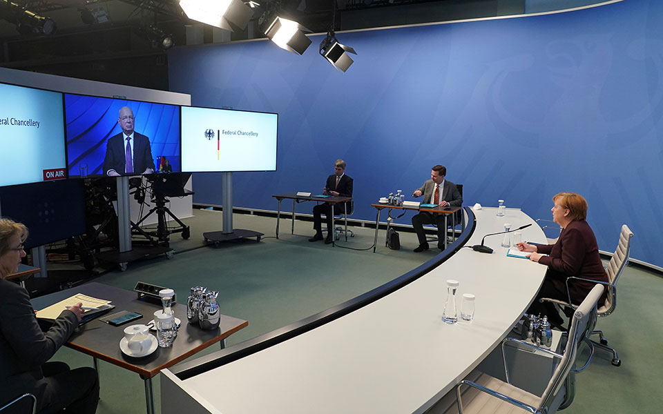 εκκληση-μέρκελ-για-δίκαιη-κατανομή-εμ-561242269