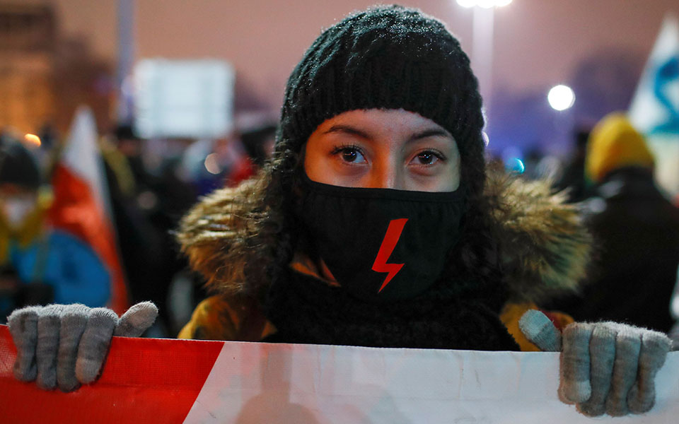 Πολωνία: Συνεχίζονται οι διαδηλώσεις κατά της απαγόρευσης των αμβλώσεων-7