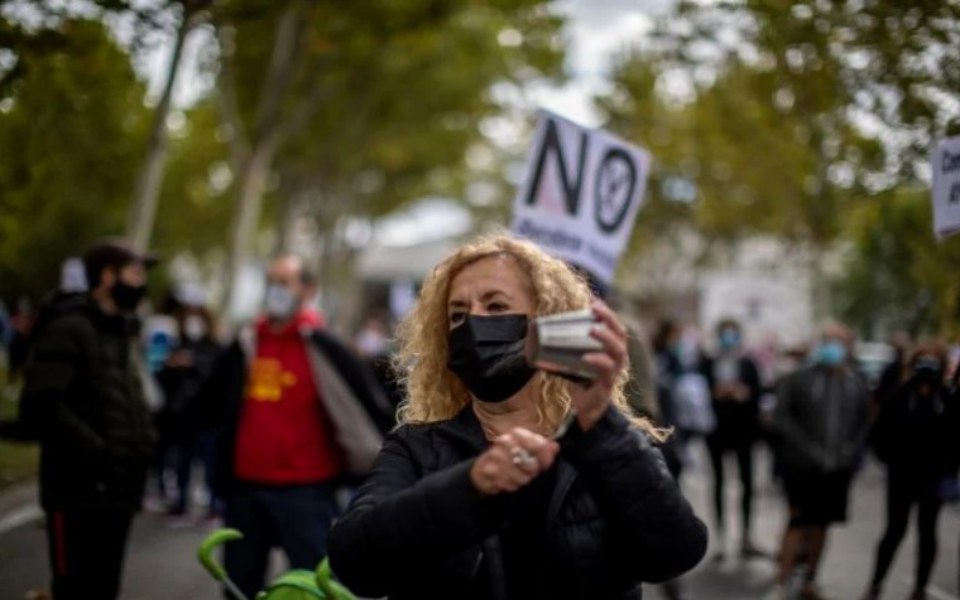 ανισότητες-μία-πανδημία-μέσα-στην-π-561221821