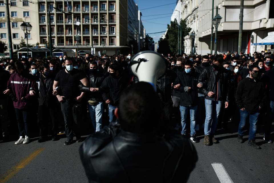 Εικόνες συνωστισμού στο πανεκπαιδευτικό συλλαλητήριο-2