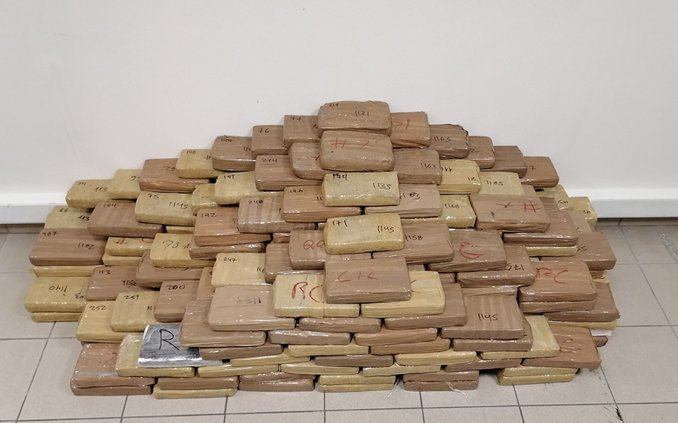 οι-ξενοδόχοι-ναρκέμποροι-και-τα-300-κι-561246700