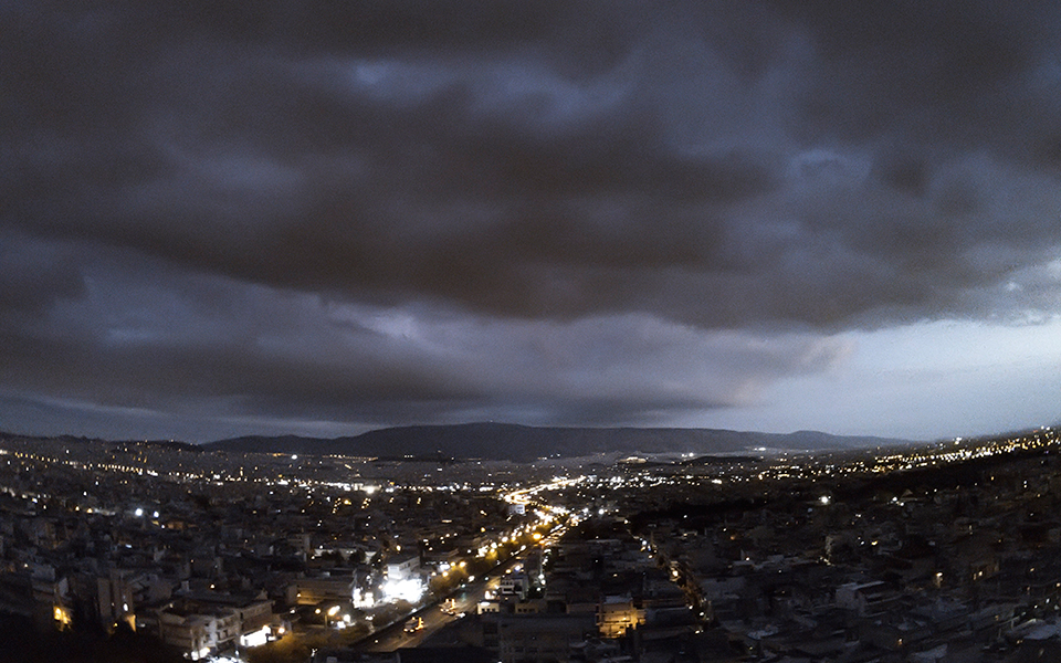 βροχές-και-καταιγίδες-την-κυριακή-561214858