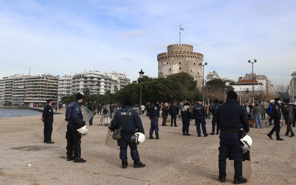 Θεοφάνεια με συνωστισμό, πρόστιμα και συλλήψεις-1