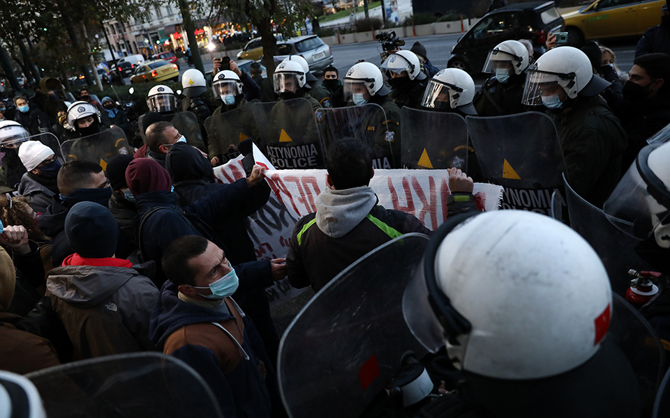 Ένταση σε πορεία για τον Κουφοντίνα-2