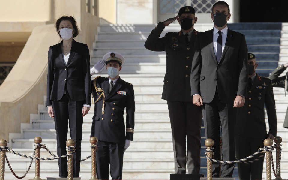 έπεσαν-οι-υπογραφές-για-τα-ραφάλ-561240985