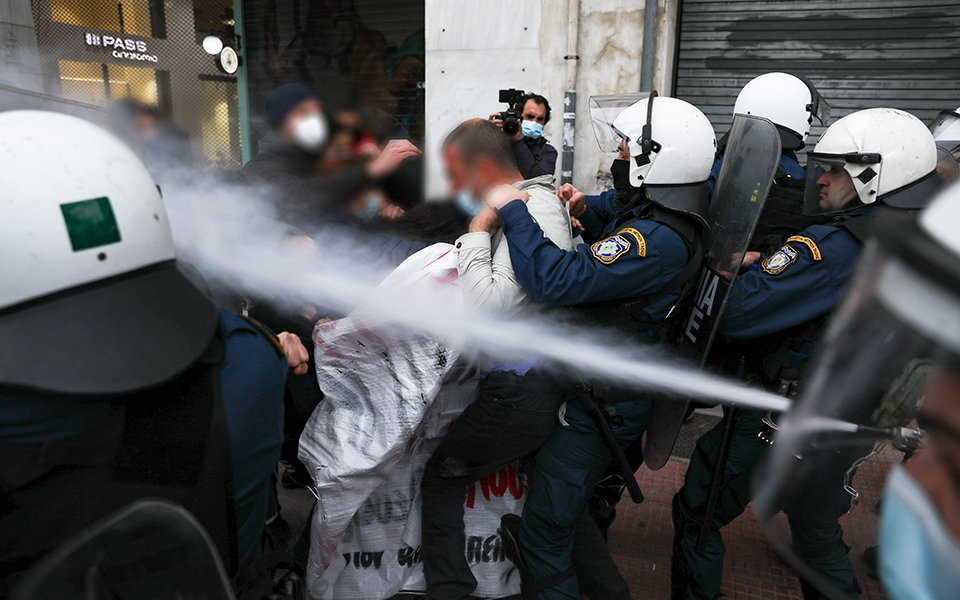 Ένταση σε πορεία για τον Κουφοντίνα-3