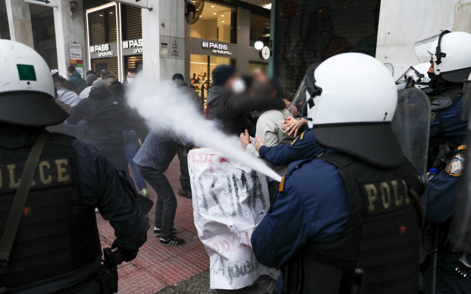 προπύλαια-21-προσαγωγές-στη-συγκέντρωσ-561246205