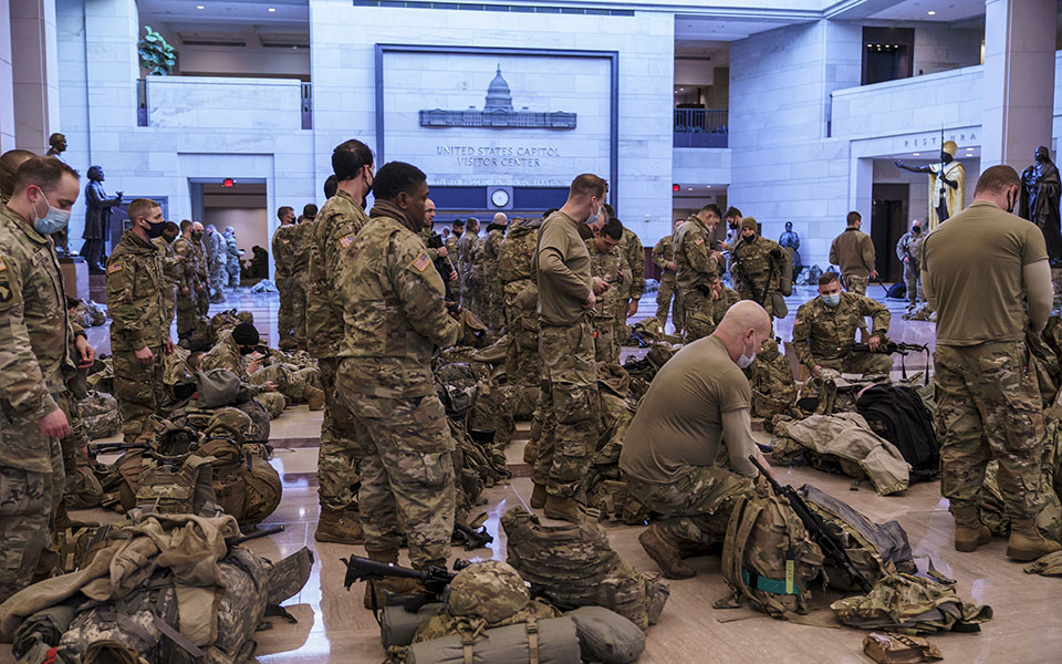 Η Εθνοφρουρά παρακολουθεί στενά το αμερικανικό Καπιτώλιο-2