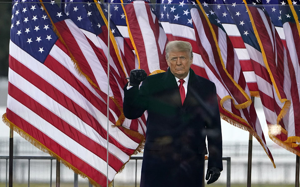 Εισβολή στο Καπιτώλιο: Το χάος όπως το κατέγραψε ο φωτογραφικός φακός-1