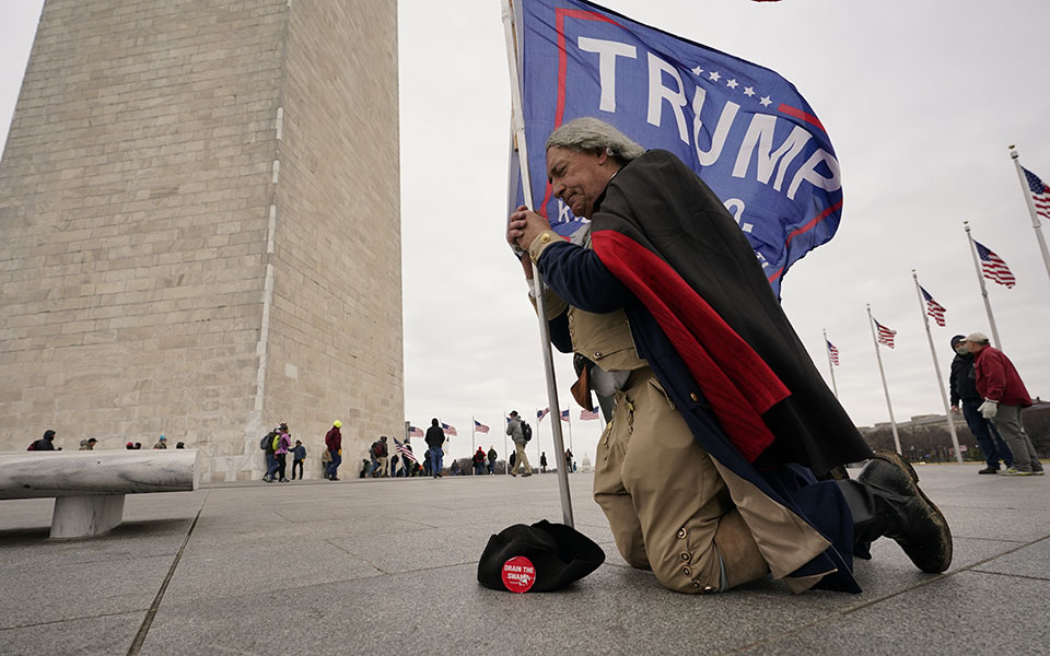 Εισβολή στο Καπιτώλιο: Το χάος όπως το κατέγραψε ο φωτογραφικός φακός-14