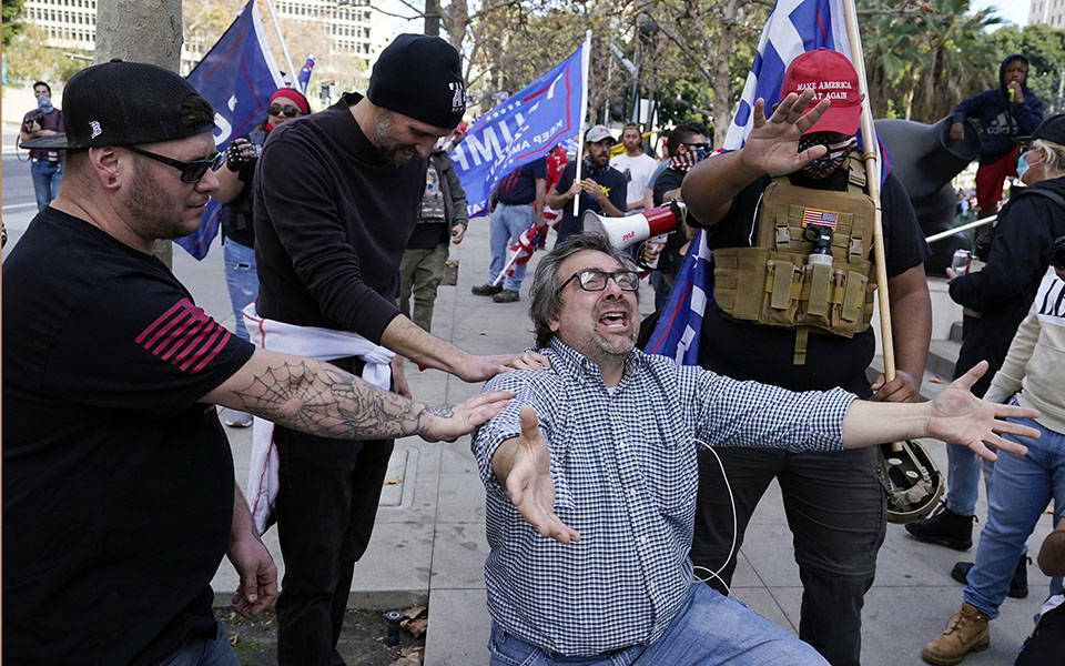 Εισβολή στο Καπιτώλιο: Το χάος όπως το κατέγραψε ο φωτογραφικός φακός-27