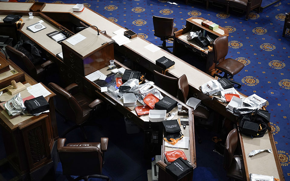 Εισβολή στο Καπιτώλιο: Το χάος όπως το κατέγραψε ο φωτογραφικός φακός-24