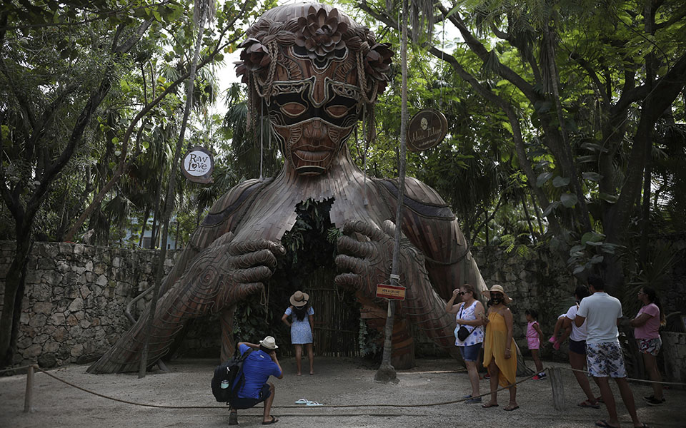 Μεξικό: To ηλιόλουστο και επικίνδυνο «αντι – covid» καταφύγιο των Αμερικανών-11