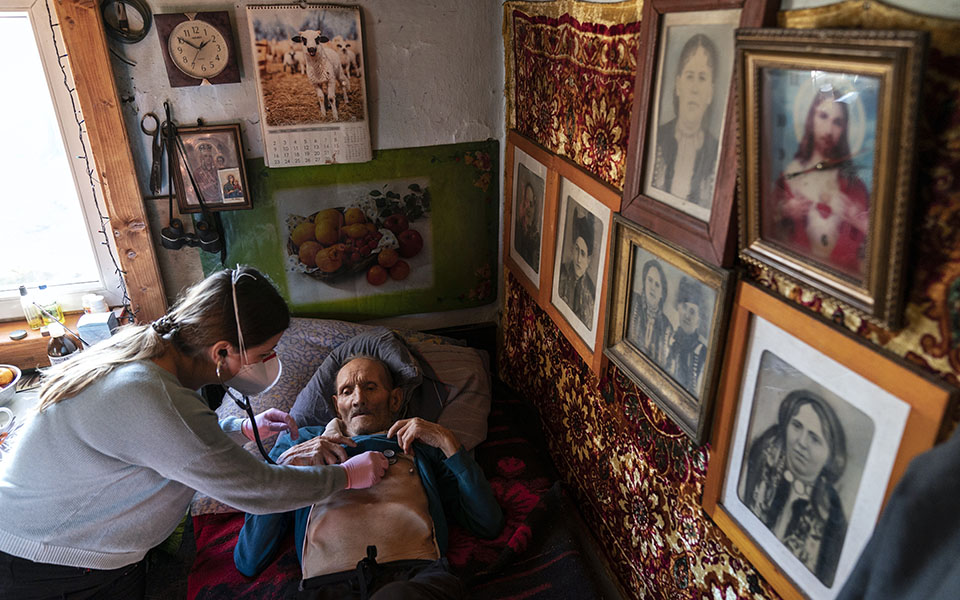 Ουκρανία: Μια επαρχιακή γιατρός στη μάχη κατά της Covid-1