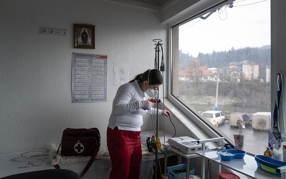 Ουκρανία: Μια επαρχιακή γιατρός στη μάχη κατά της Covid-2