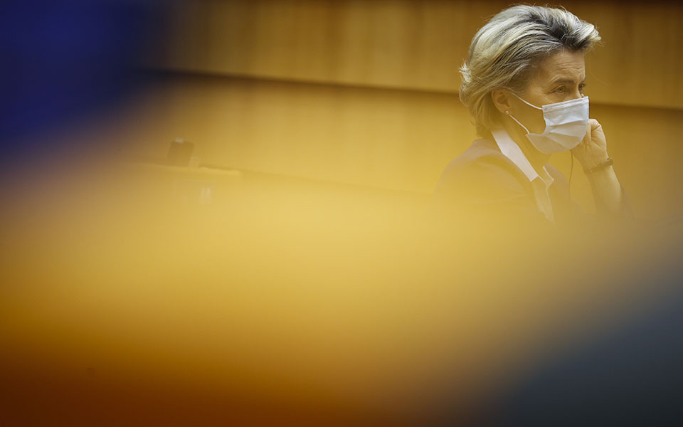 φον-ντερ-λάιεν-ζητούμε-διαφάνεια-και-α-561245335