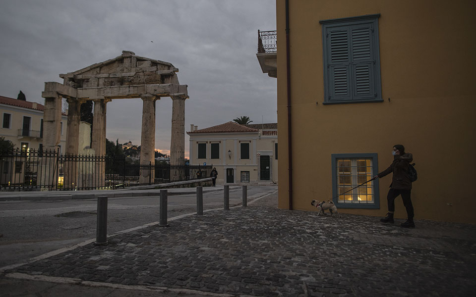 συνωστισμός-στο-σπίτι-για-το-287-των-ελλ-561217123