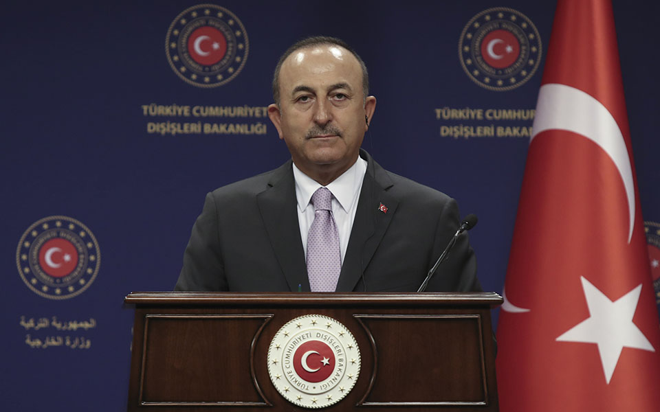 άγκυρα-στο-τραπέζι-η-κλιμάκωση-με-φόντ-561224056