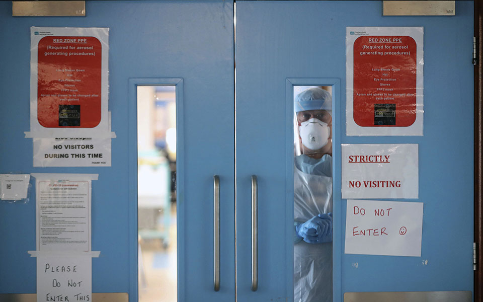 στα-όριά-τους-τα-νοσοκομεία-στην-ιρλαν-561223504