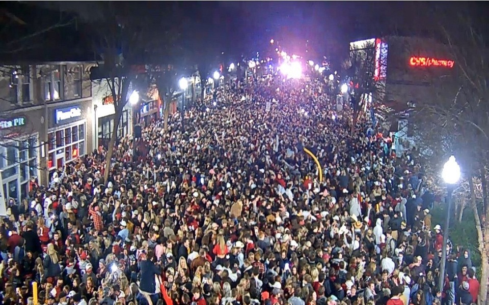 ηπα-απίστευτο-στρίμωγμα-εν-μέσω-πανδη-561224029