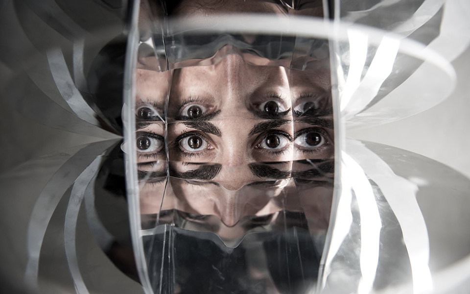 Εχω μάθει να κινούμαι στις ρωγμές του συστήματος-2